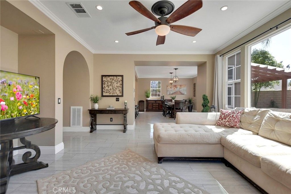 Image 7 of property listing at 4330 Altivo Lane, Corona, CA 92883