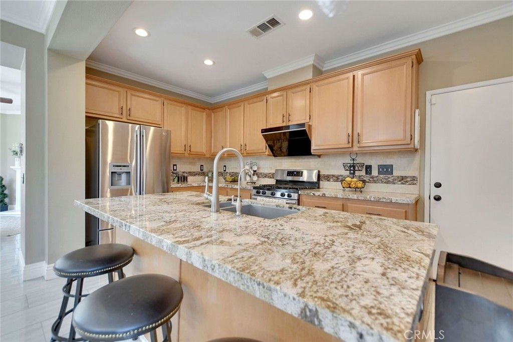 Image 8 of property listing at 4330 Altivo Lane, Corona, CA 92883