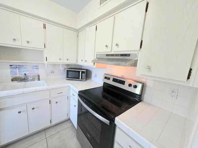 777 SE 2nd Avenue 207, Deerfield Beach, FL 33441