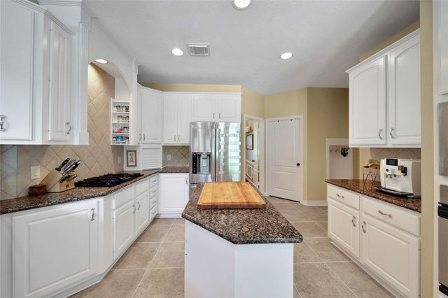 33134 Rainy Oaks Park, Magnolia, TX 77354