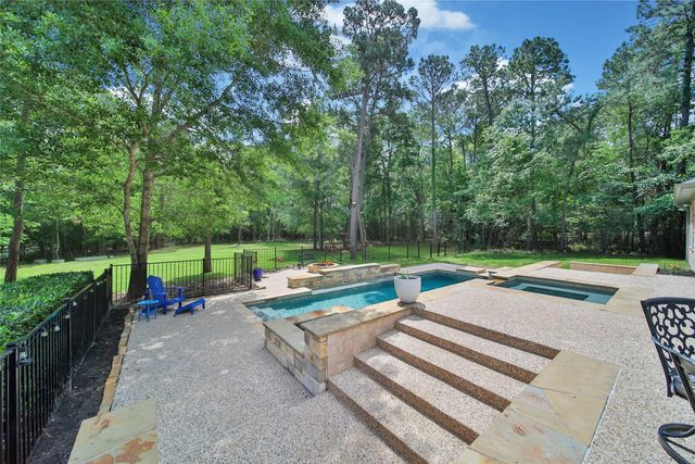 33134 Rainy Oaks Park, Magnolia, TX 77354