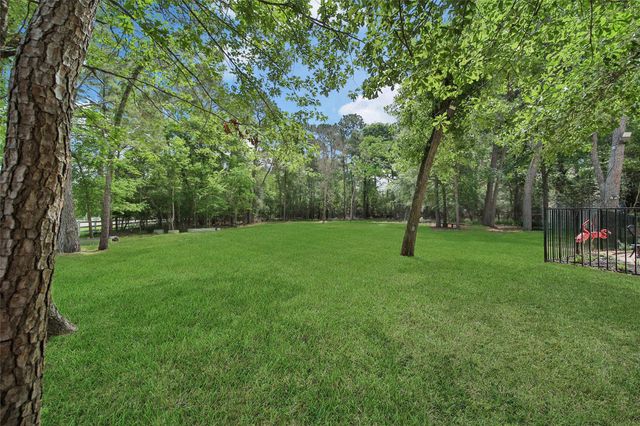 33134 Rainy Oaks Park, Magnolia, TX 77354