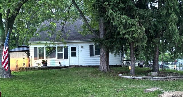 772 Fox River Road, Valparaiso, IN 46385