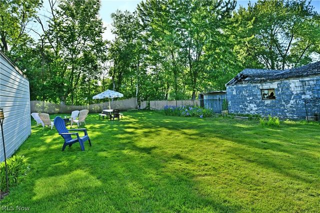394 Meadowbrook Avenue SE, Warren, OH 44483