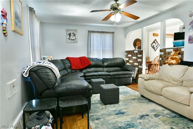 394 Meadowbrook Avenue SE, Warren, OH 44483