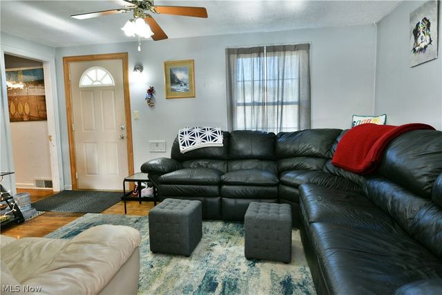 394 Meadowbrook Avenue SE, Warren, OH 44483