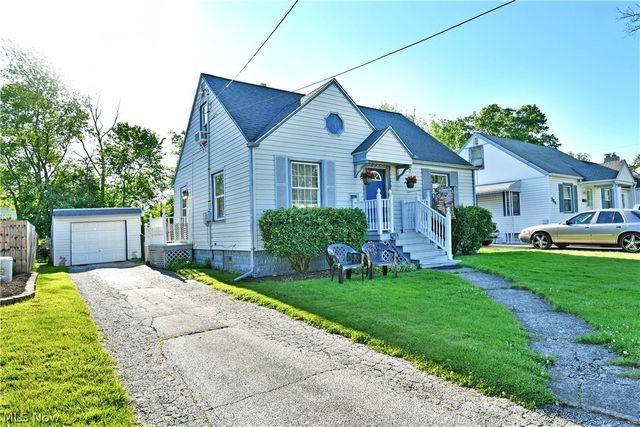 394 Meadowbrook Avenue SE, Warren, OH 44483