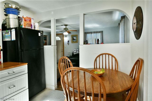 394 Meadowbrook Avenue SE, Warren, OH 44483