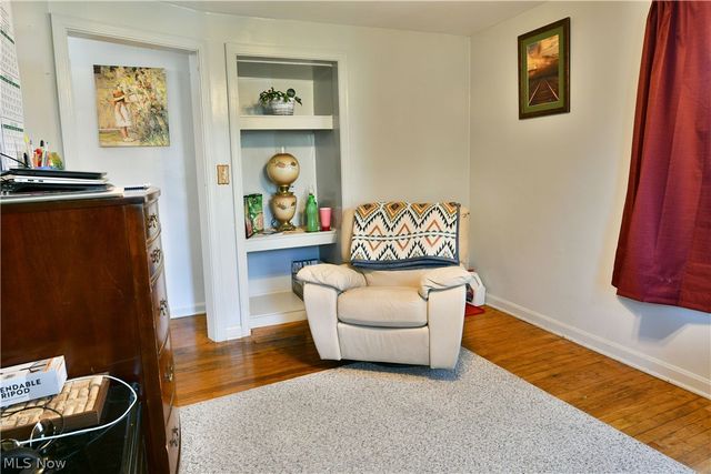 394 Meadowbrook Avenue SE, Warren, OH 44483