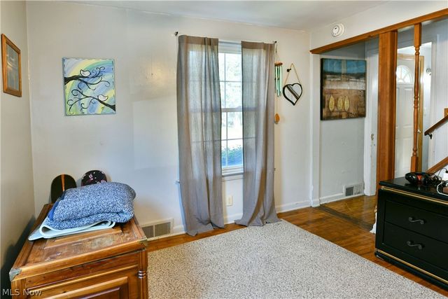394 Meadowbrook Avenue SE, Warren, OH 44483