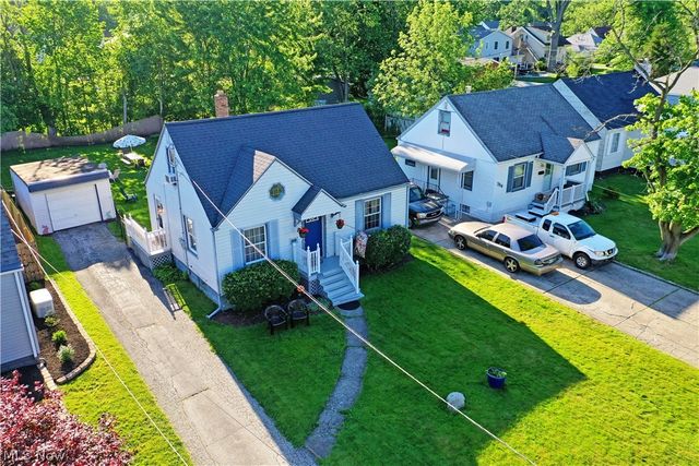 394 Meadowbrook Avenue SE, Warren, OH 44483