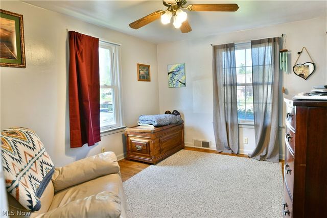 394 Meadowbrook Avenue SE, Warren, OH 44483