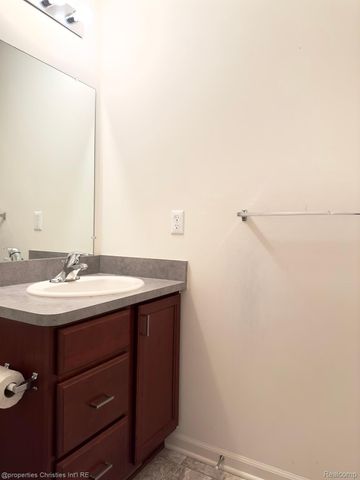1051 N Sherman Drive C, Royal Oak, MI 48067