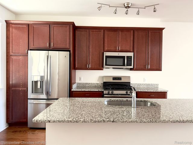 1051 N Sherman Drive C, Royal Oak, MI 48067