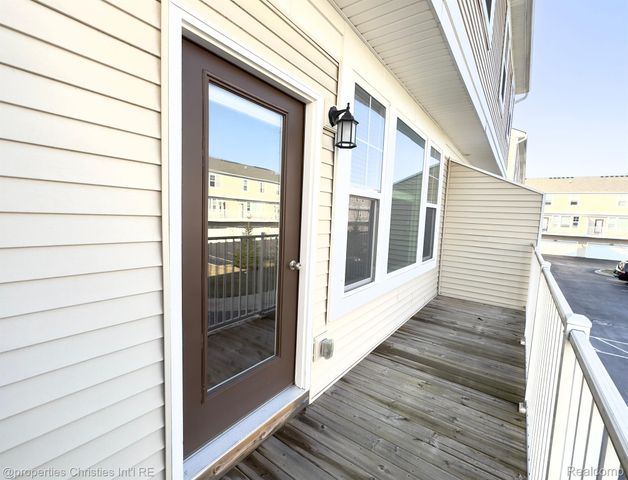 1051 N Sherman Drive C, Royal Oak, MI 48067