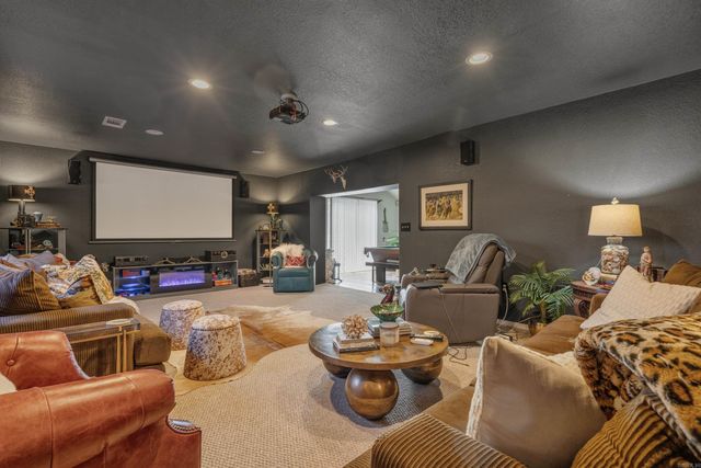 943 Twin Points Road, Hot Springs, AR 71913