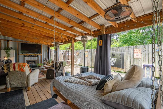 943 Twin Points Road, Hot Springs, AR 71913