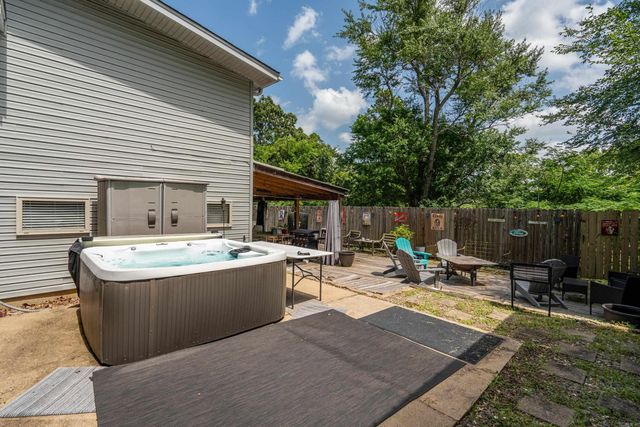 943 Twin Points Road, Hot Springs, AR 71913