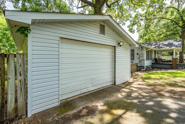 943 Twin Points Road, Hot Springs, AR 71913