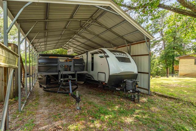 943 Twin Points Road, Hot Springs, AR 71913