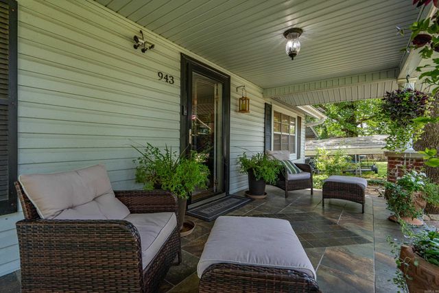 943 Twin Points Road, Hot Springs, AR 71913
