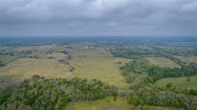 1119 Wolters Road, Schulenburg, TX 78956
