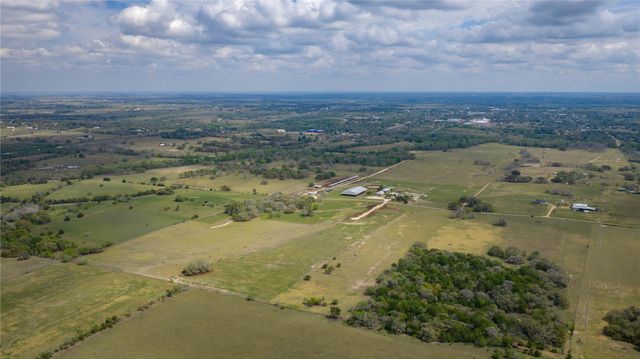 1119 Wolters Road, Schulenburg, TX 78956