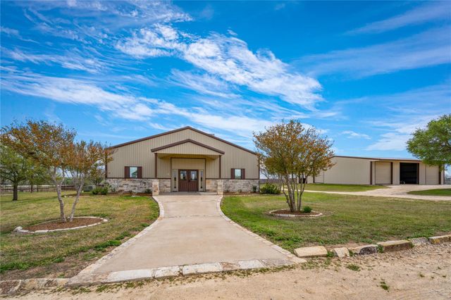 1119 Wolters Road, Schulenburg, TX 78956