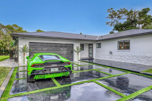 7077 Oakmont Drive, Lake Worth, FL 33467
