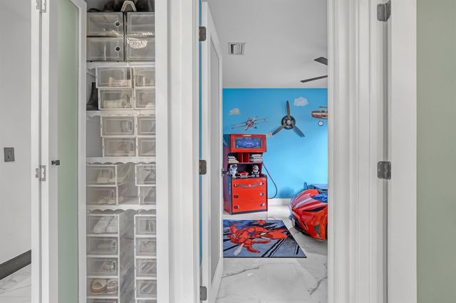 7077 Oakmont Drive, Lake Worth, FL 33467