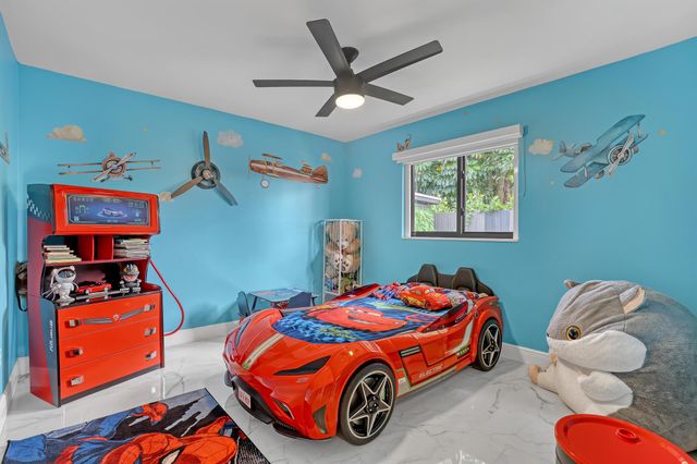 7077 Oakmont Drive, Lake Worth, FL 33467