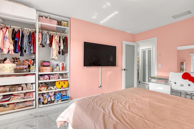 7077 Oakmont Drive, Lake Worth, FL 33467