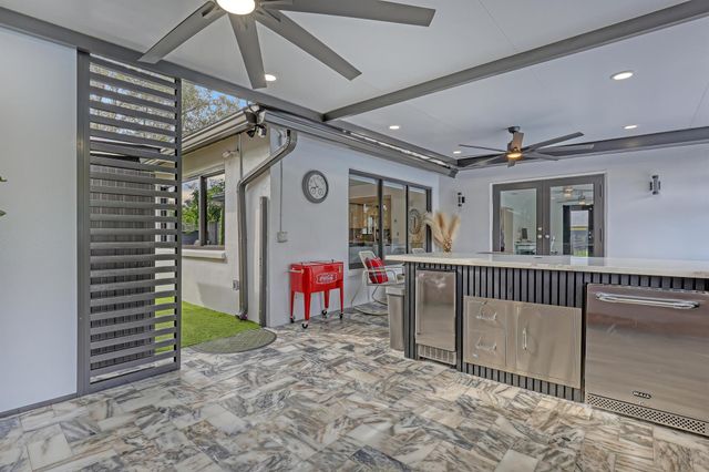 7077 Oakmont Drive, Lake Worth, FL 33467