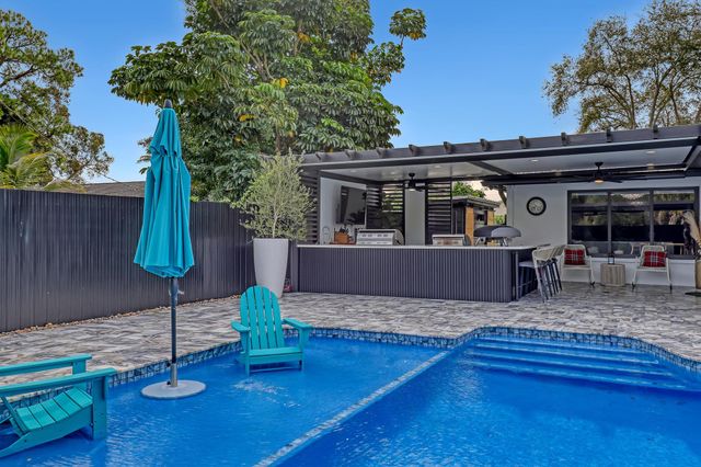 7077 Oakmont Drive, Lake Worth, FL 33467