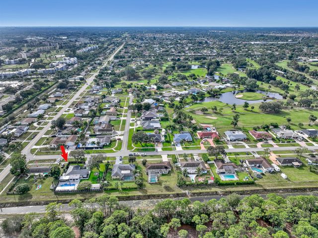 7077 Oakmont Drive, Lake Worth, FL 33467