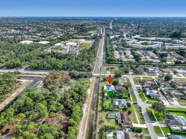 7077 Oakmont Drive, Lake Worth, FL 33467