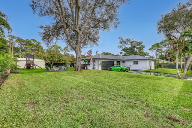 7077 Oakmont Drive, Lake Worth, FL 33467