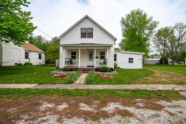 357 W 3rd Street, El Paso, IL 61738