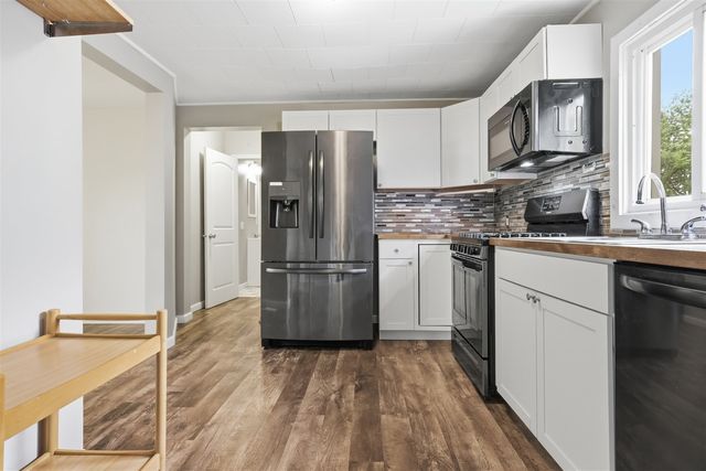 357 W 3rd Street, El Paso, IL 61738