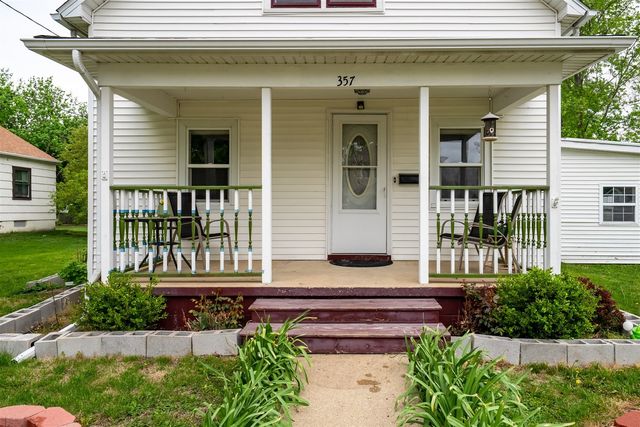 357 W 3rd Street, El Paso, IL 61738