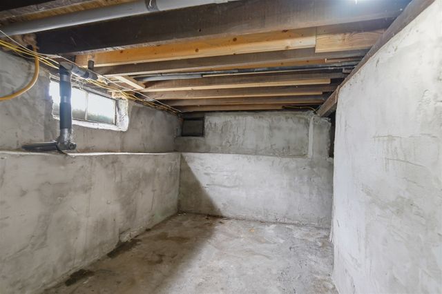 357 W 3rd Street, El Paso, IL 61738