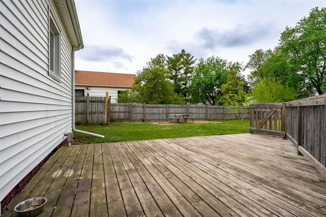 357 W 3rd Street, El Paso, IL 61738