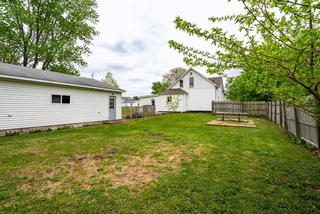 357 W 3rd Street, El Paso, IL 61738