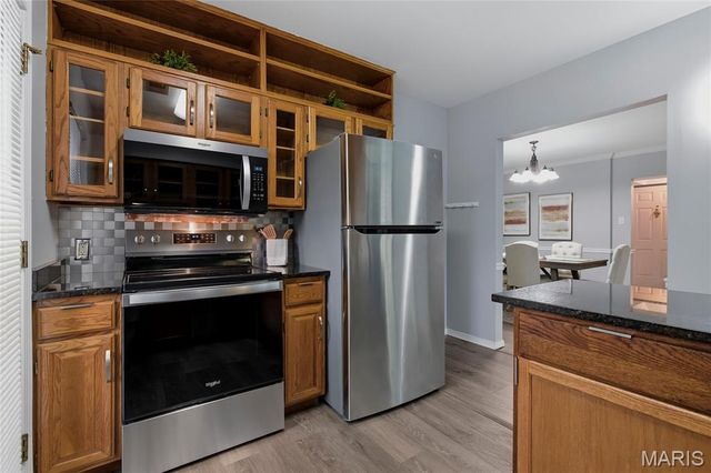 250 S Brentwood Boulevard 1J, Clayton, MO 63105