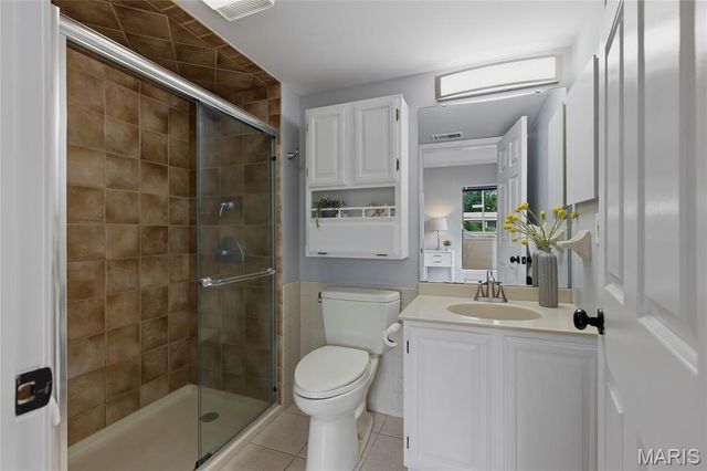 250 S Brentwood Boulevard 1J, Clayton, MO 63105