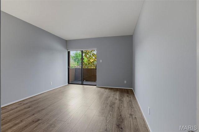 250 S Brentwood Boulevard 1J, Clayton, MO 63105