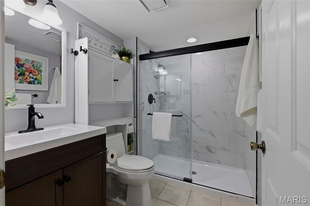 250 S Brentwood Boulevard 1J, Clayton, MO 63105