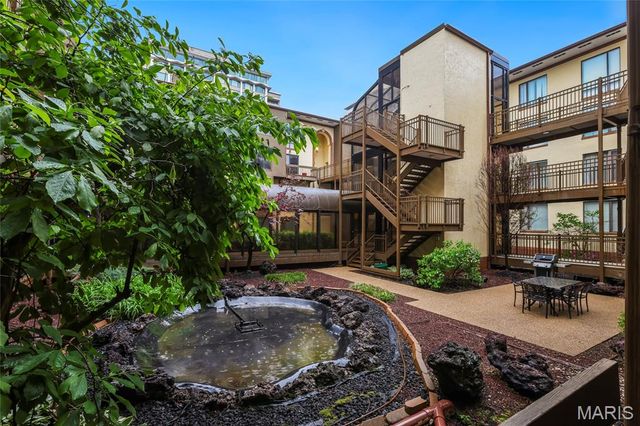 250 S Brentwood Boulevard 1J, Clayton, MO 63105