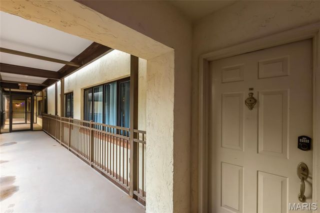 250 S Brentwood Boulevard 1J, Clayton, MO 63105
