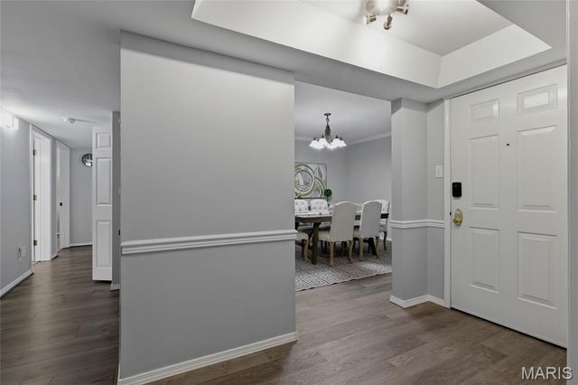 250 S Brentwood Boulevard 1J, Clayton, MO 63105